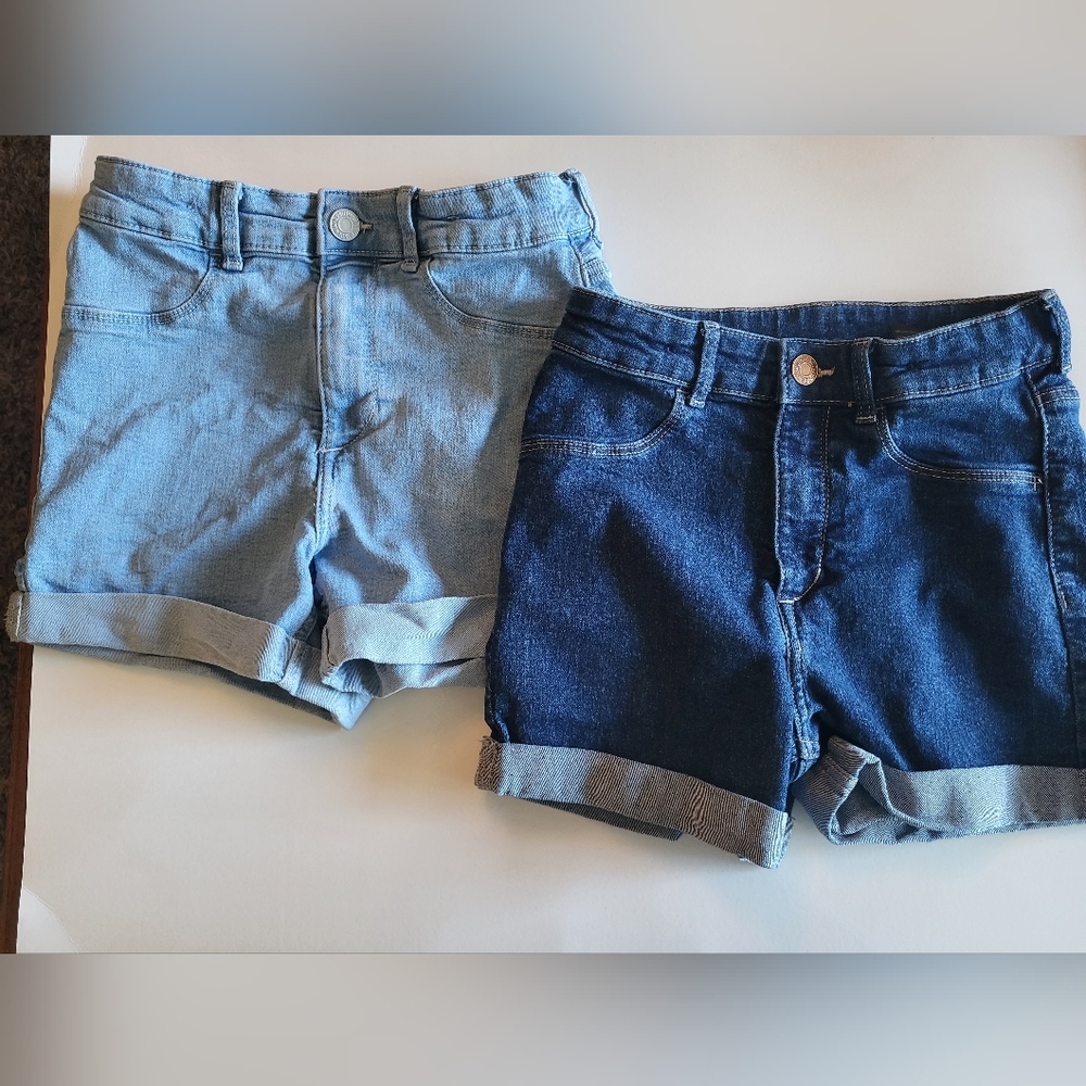 Excellent Used Condition Two Pairs of Girls Denin Shorts Size 9-10